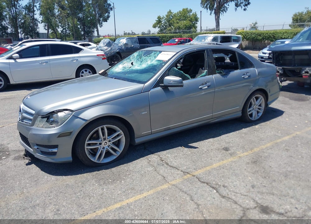 2012 MERCEDES-BENZ C 250 LUXURY/SPORT VIN: WDDGF4HB3CR233709