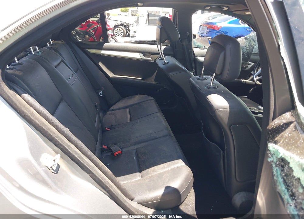 2012 MERCEDES-BENZ C 250 LUXURY/SPORT VIN: WDDGF4HB3CR233709