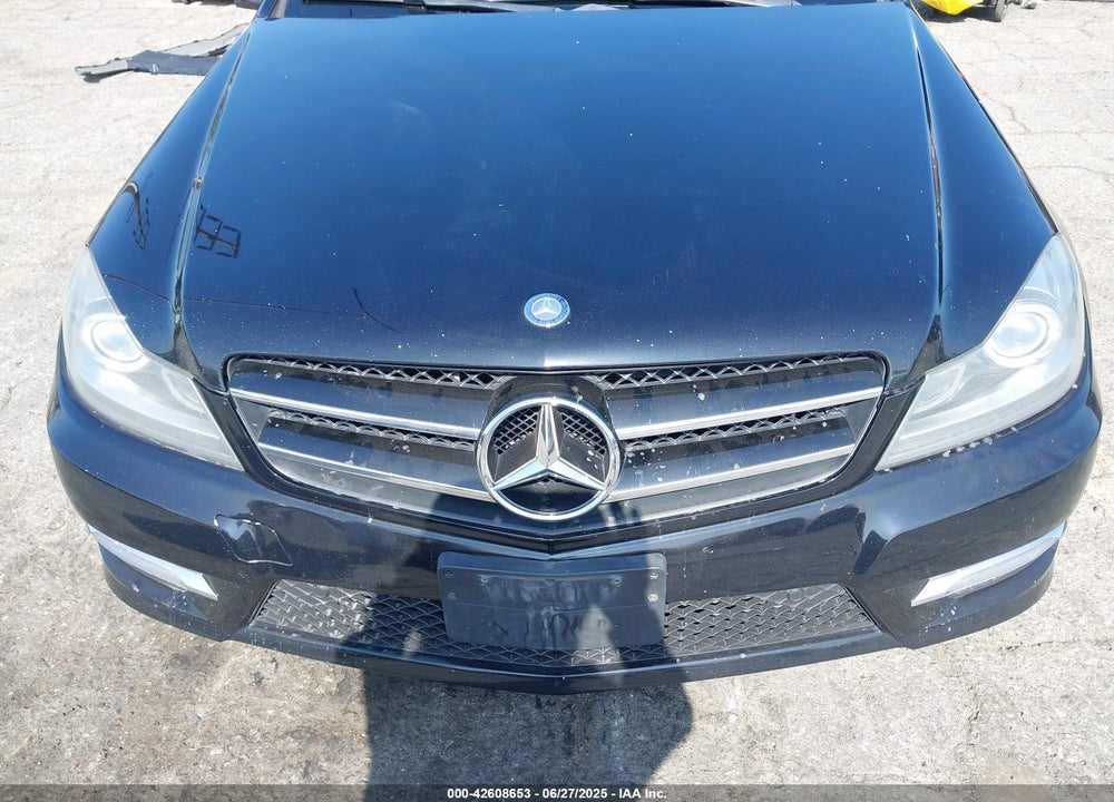 2015 MERCEDES-BENZ C CLASS VIN: WDDGJ4HB7FG390528