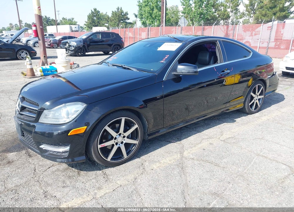 2015 MERCEDES-BENZ C CLASS VIN: WDDGJ4HB7FG390528