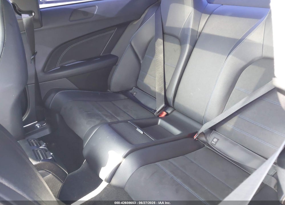 2015 MERCEDES-BENZ C CLASS VIN: WDDGJ4HB7FG390528
