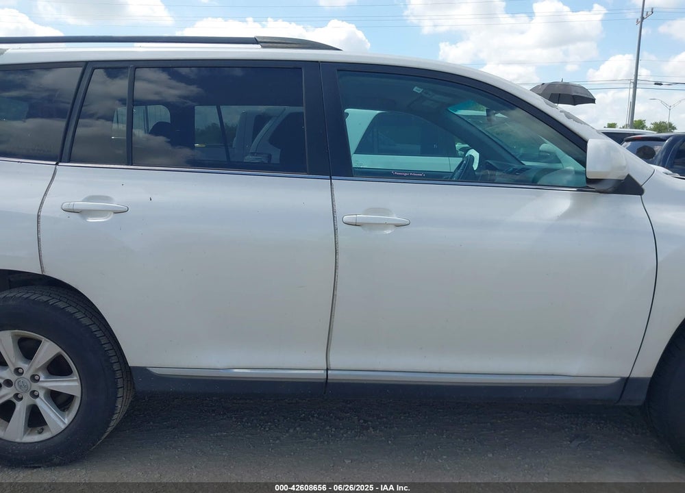 2011 TOYOTA HIGHLANDER BASE V6 VIN: 5TDZK3EH6BS045879