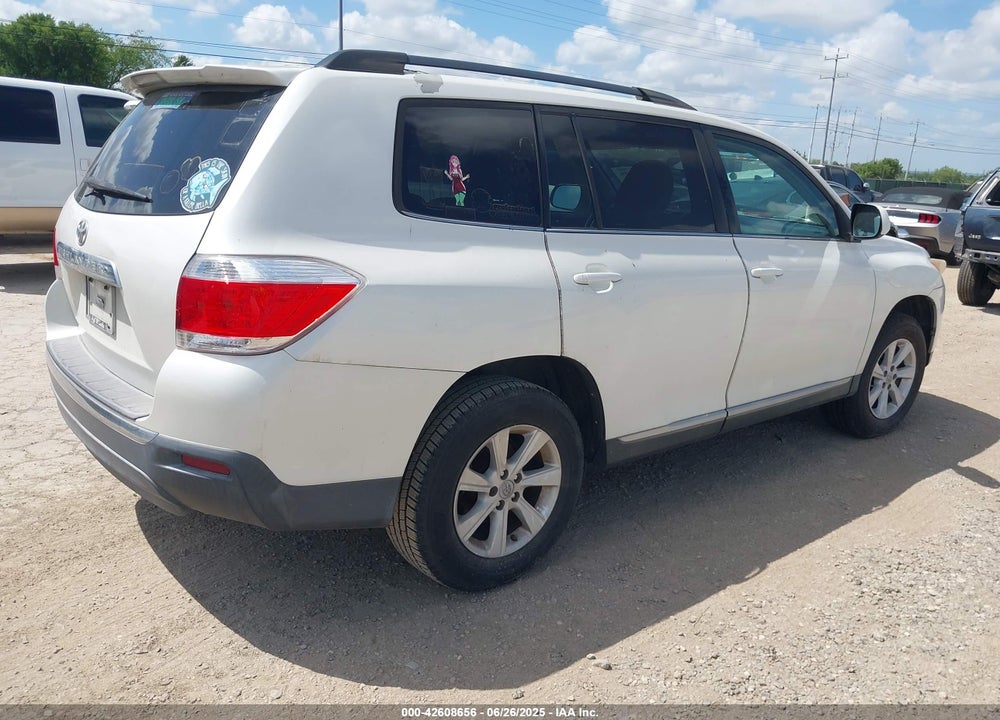 2011 TOYOTA HIGHLANDER BASE V6 VIN: 5TDZK3EH6BS045879