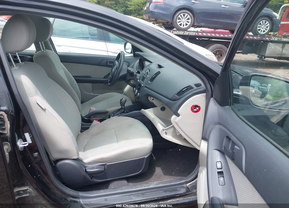 2011 KIA FORTE VIN: KNAFU4A2XB5419241