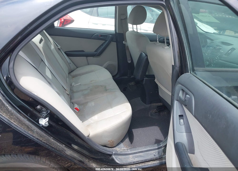 2011 KIA FORTE VIN: KNAFU4A2XB5419241