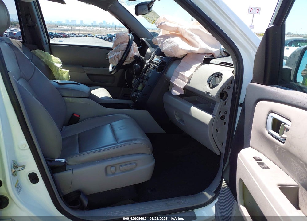 2015 HONDA PILOT VIN: 5FNYF3H74FB013848