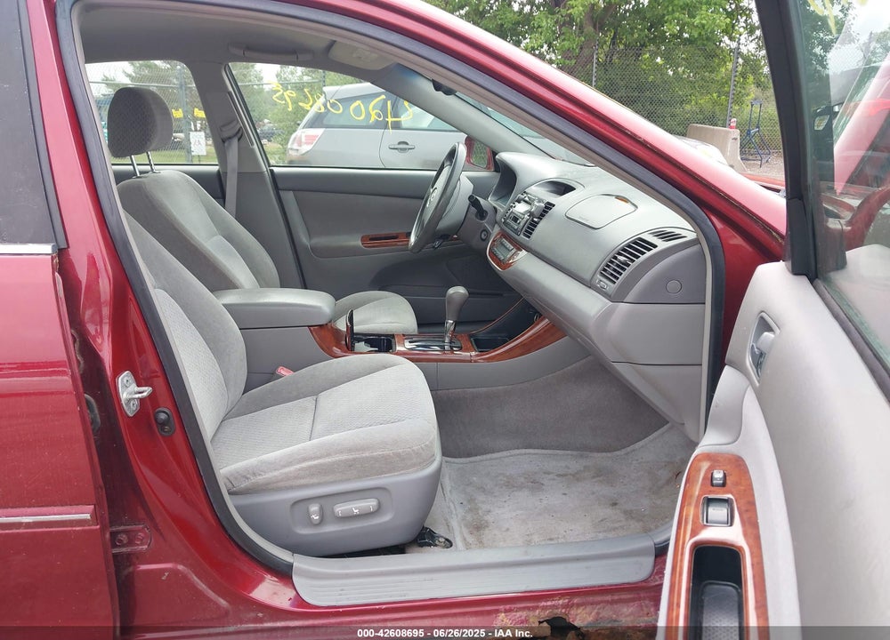 2004 TOYOTA CAMRY XLE VIN: 4T1BE32K54U276596
