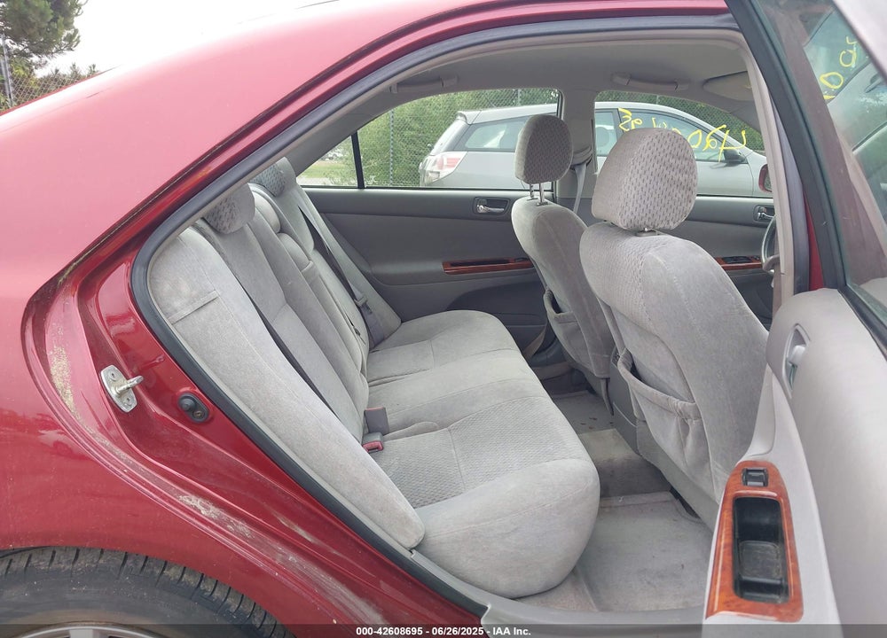 2004 TOYOTA CAMRY XLE VIN: 4T1BE32K54U276596