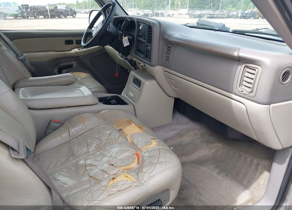 2000 CHEVROLET TAHOE ALL NEW LT VIN: 1GNEK13T4YJ132641