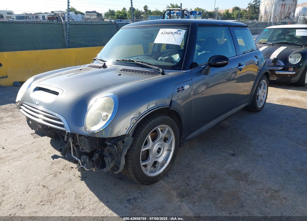 2003 MINI COOPER S VIN: WMWRE33423TD68269