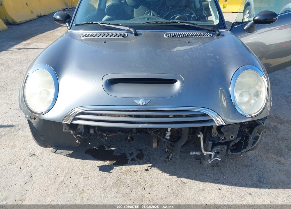 2003 MINI COOPER S VIN: WMWRE33423TD68269