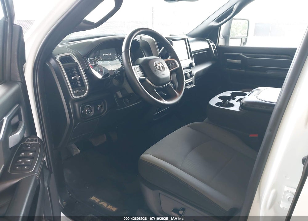 2024 RAM 3500 BIG HORN  4X4 8' BOX VIN: 3C63R3HLXRG339285