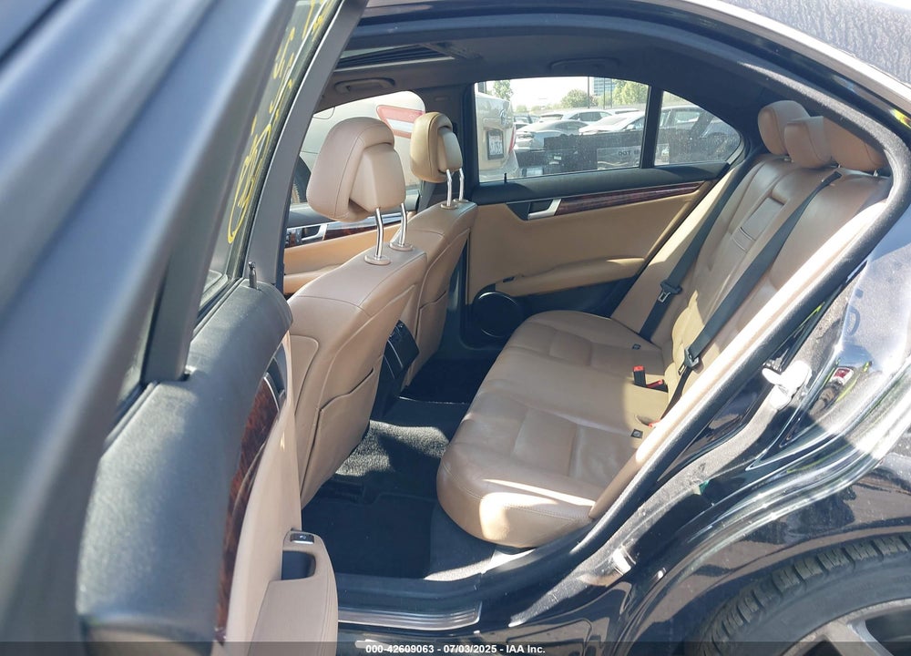 2013 MERCEDES-BENZ C CLASS VIN: WDDGF4HB1DA792157