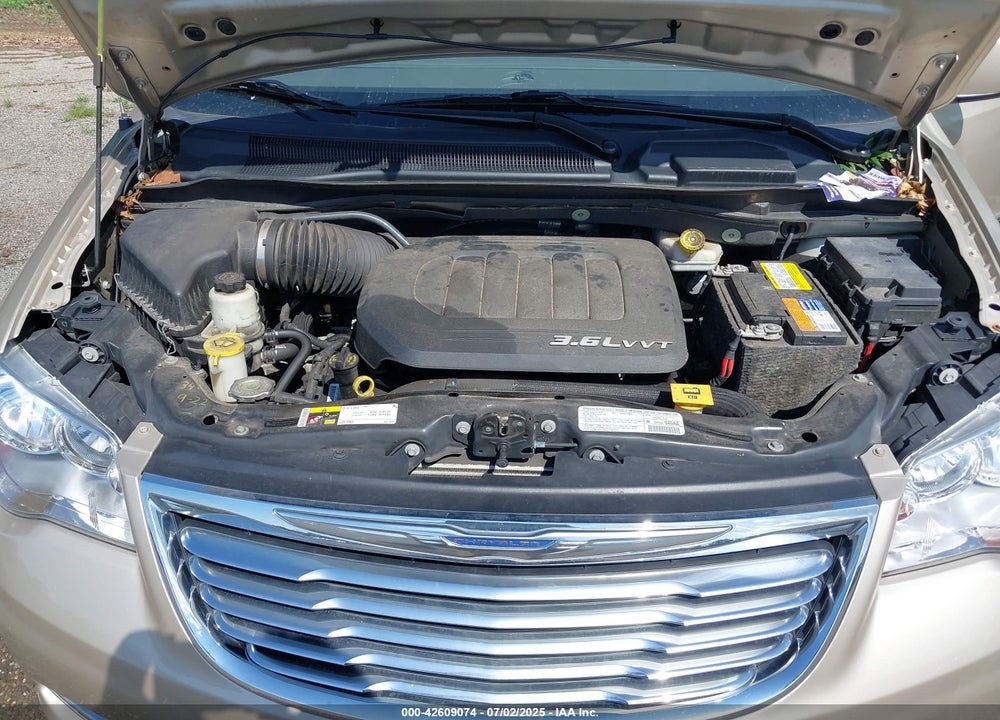 2013 CHRYSLER TOWN & COUNTRY TOURING VIN: 2C4RC1BG1DR565545