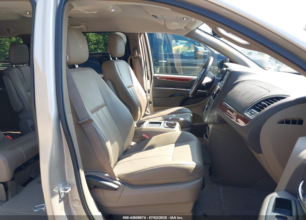 2013 CHRYSLER TOWN & COUNTRY TOURING VIN: 2C4RC1BG1DR565545