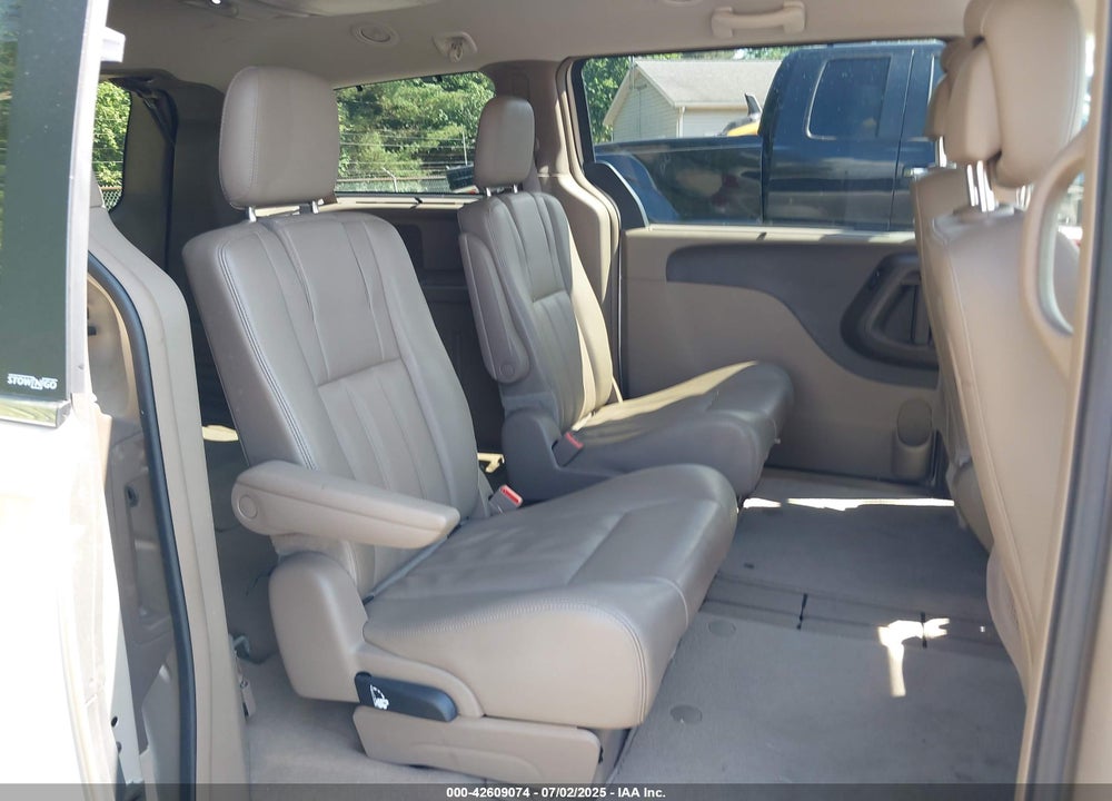 2013 CHRYSLER TOWN & COUNTRY TOURING VIN: 2C4RC1BG1DR565545