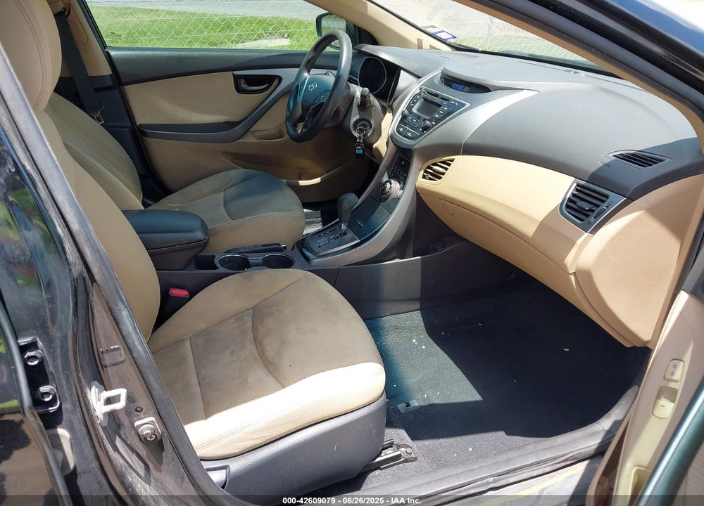 2013 HYUNDAI ELANTRA VIN: KMHDH4AE0DU666782