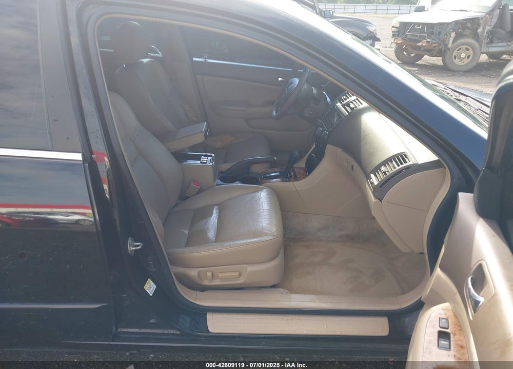 2004 HONDA ACCORD 3.0 EX VIN: 1HGCM66544A104225
