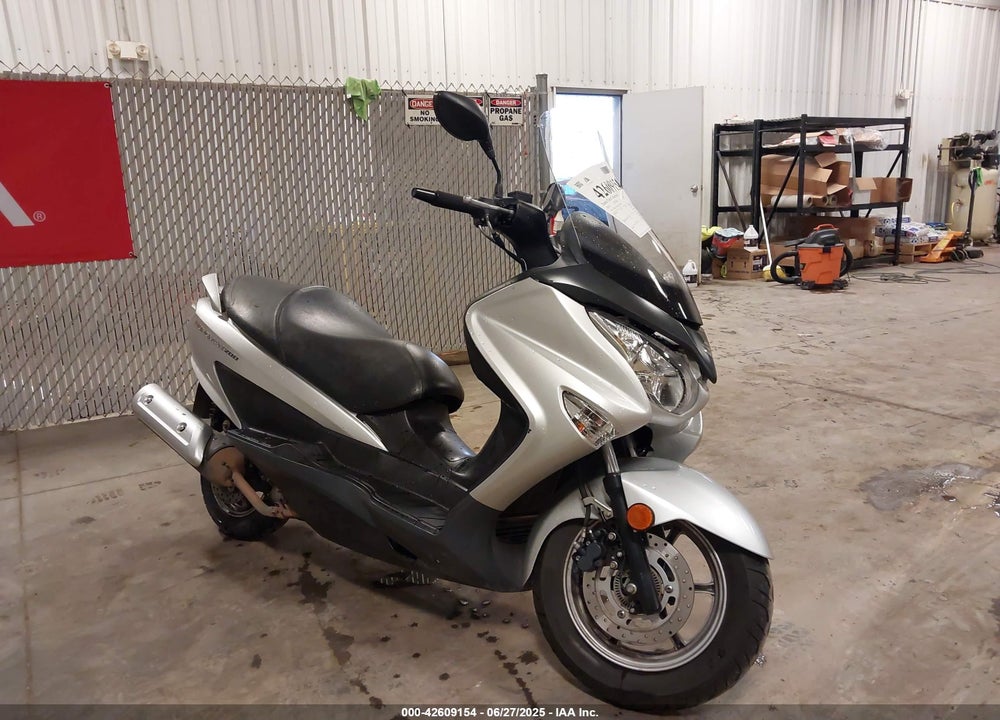 2014 SUZUKI UH200 VIN: MLCCH41A2E1600902