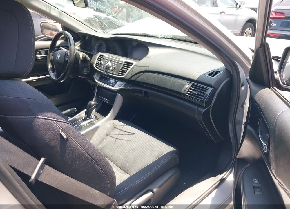 2015 HONDA ACCORD VIN: 1HGCR2F56FA135845