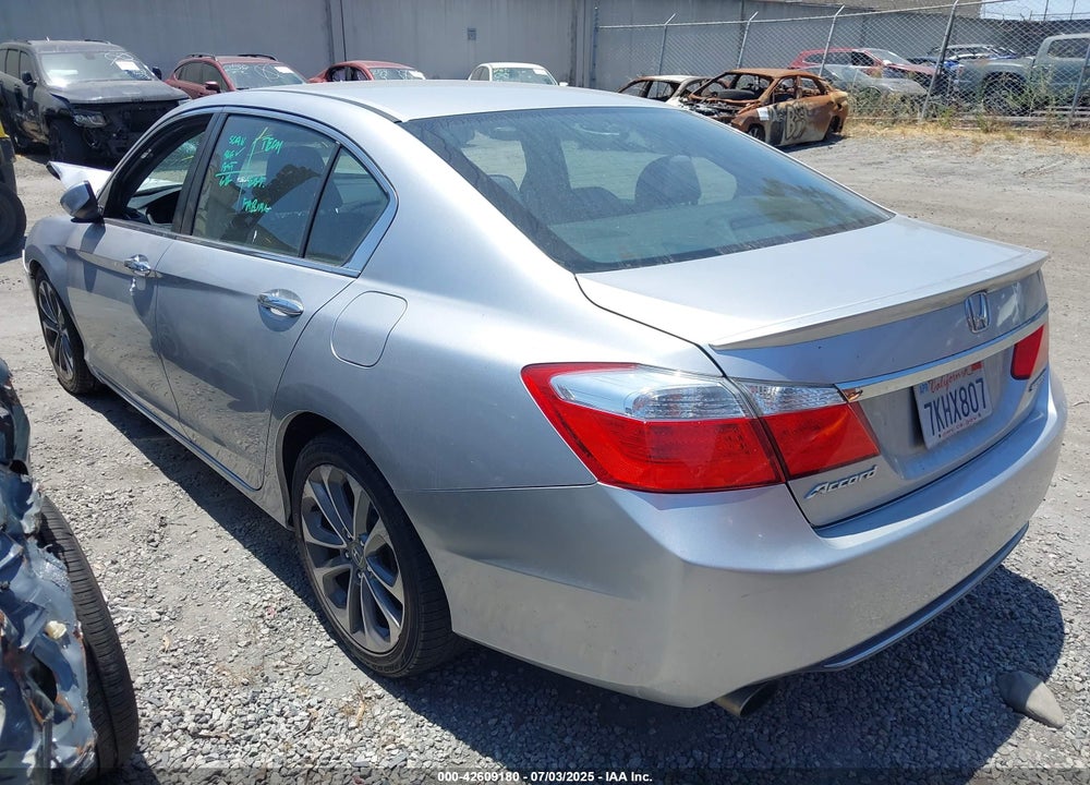 2015 HONDA ACCORD VIN: 1HGCR2F56FA135845