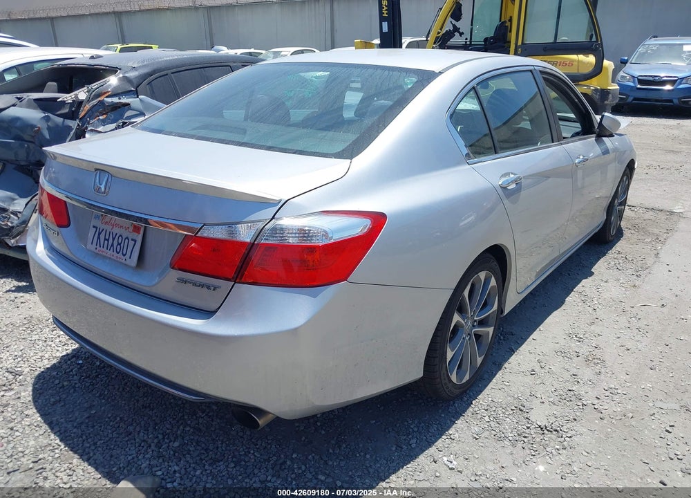 2015 HONDA ACCORD VIN: 1HGCR2F56FA135845