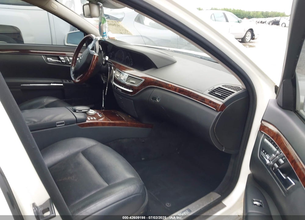 2013 MERCEDES-BENZ S 550 4MATIC VIN: WDDNG9EB2DA517984