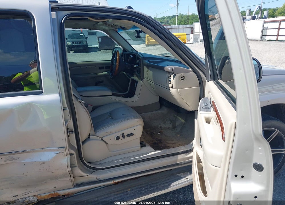 2004 CADILLAC ESCALADE STANDARD VIN: 1GYEK63N64R220717