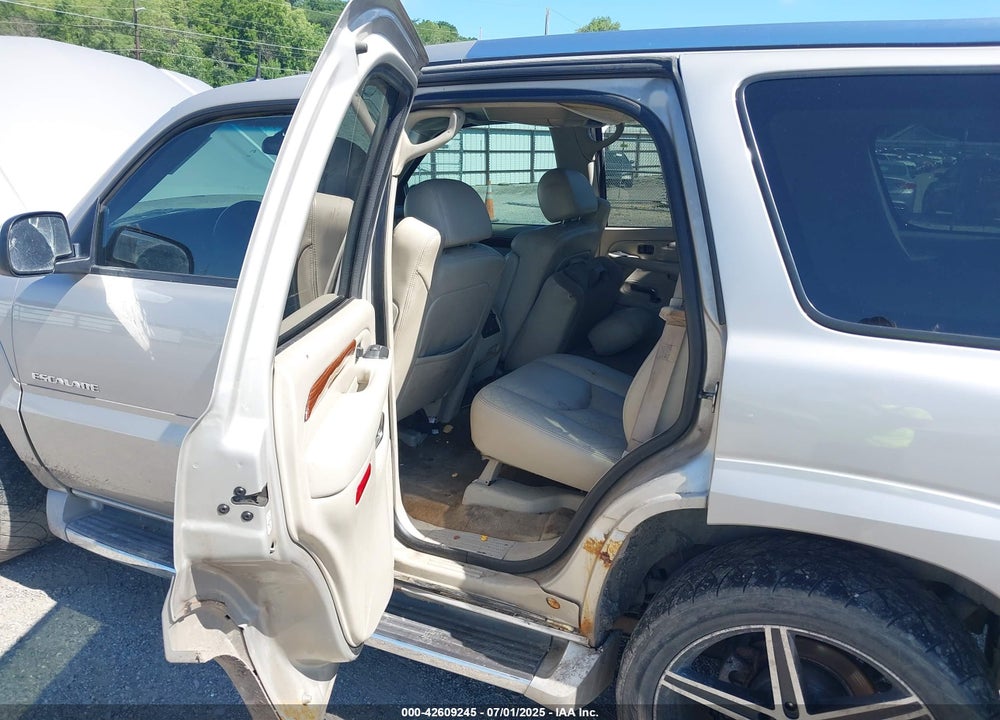 2004 CADILLAC ESCALADE STANDARD VIN: 1GYEK63N64R220717