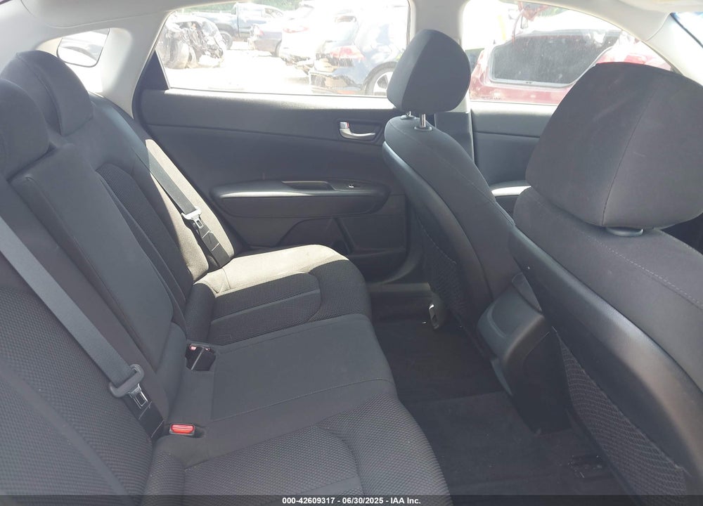 2019 KIA OPTIMA VIN: 5XXGT4L3XKG345802