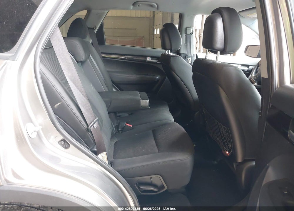 2014 KIA SORENTO VIN: 5XYKT3A67EG507404