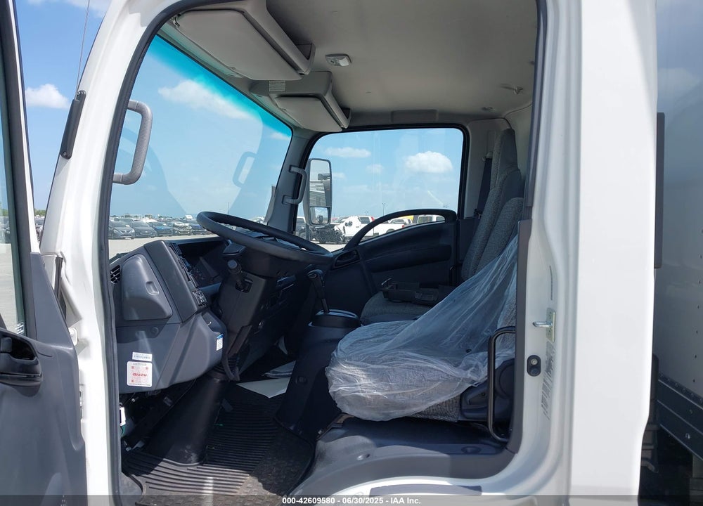 2024 ISUZU NRR VIN: 54DE5W1D0RSR00616