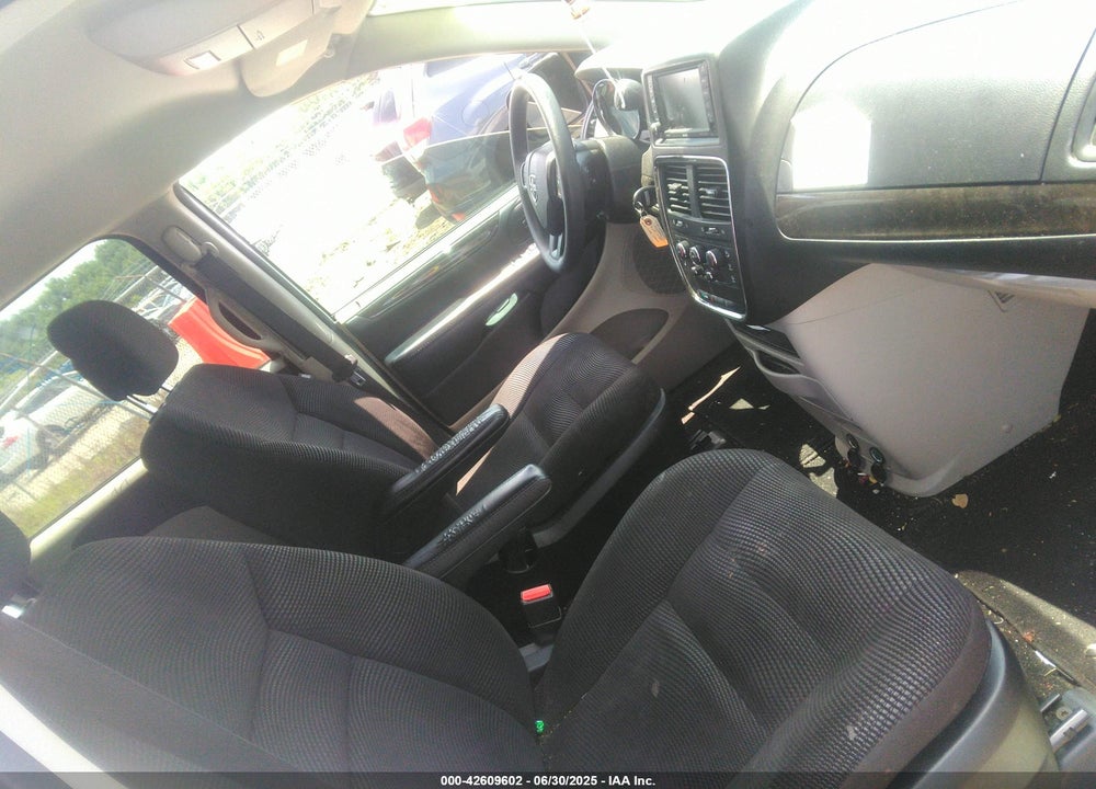 2020 DODGE GRAND CARAVAN VIN: 2C4RDGBG7LR240283