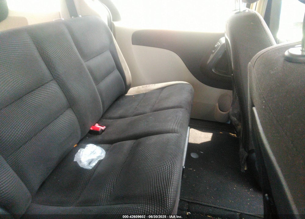 2020 DODGE GRAND CARAVAN VIN: 2C4RDGBG7LR240283
