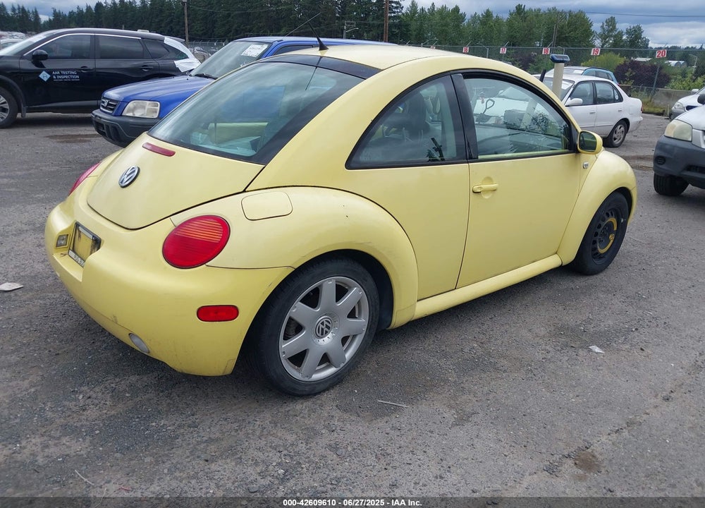 2001 VOLKSWAGEN NEW BEETLE GLX VIN: 3VWDD21CX1M461180