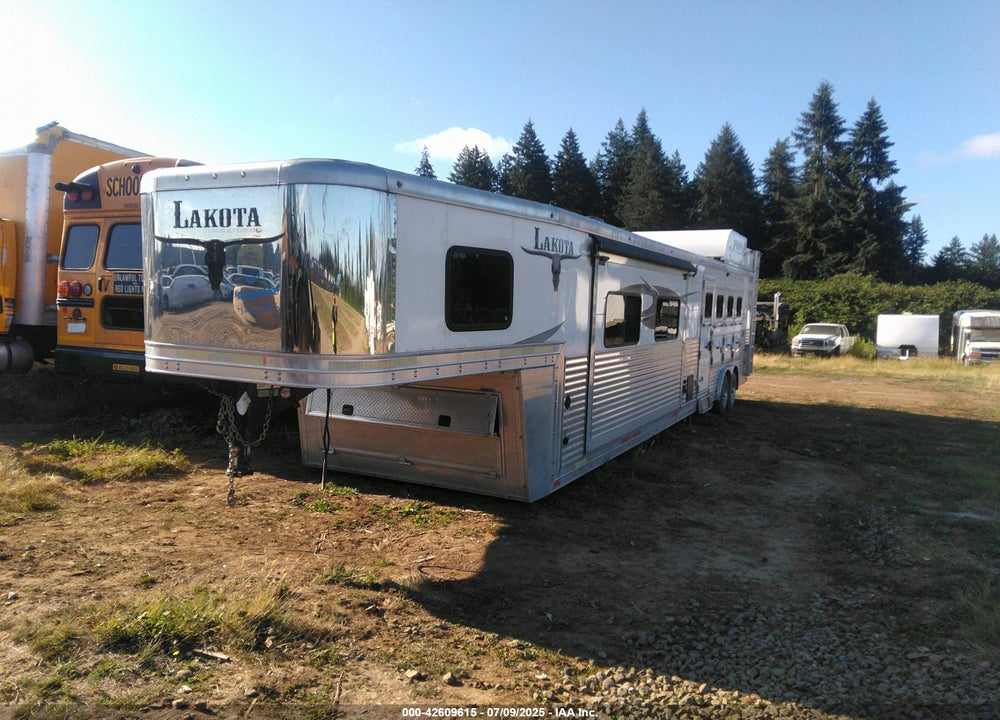 2016 BIG HORN NONE VIN: 58JGB4K21G1000015