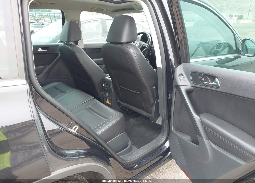 2013 VOLKSWAGEN TIGUAN VIN: WVGBV7AX6DW514674