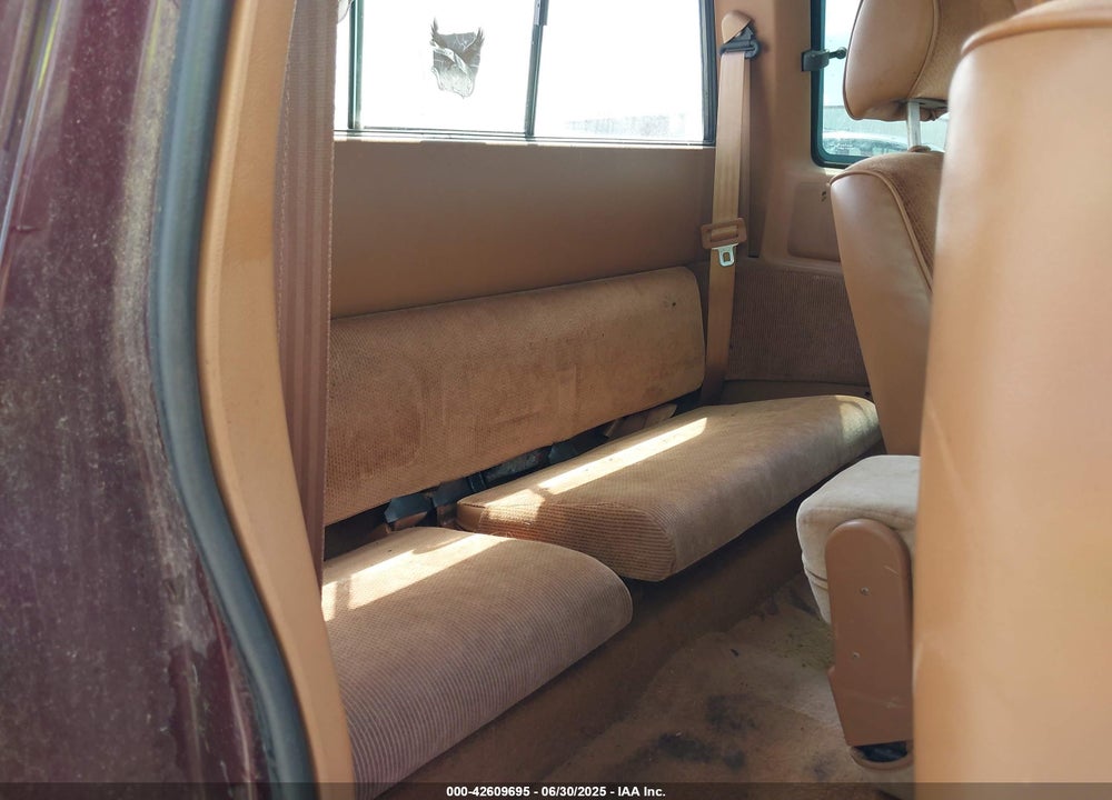 1992 DODGE DAKOTA VIN: 1B7FL23X0NS668429