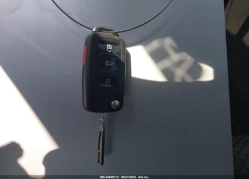 2012 VOLKSWAGEN PASSAT VIN: 1VWAP7A30CC031752