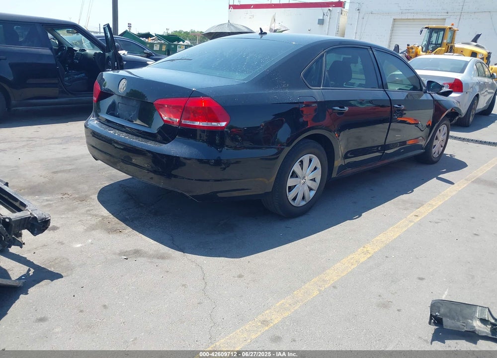2012 VOLKSWAGEN PASSAT VIN: 1VWAP7A30CC031752
