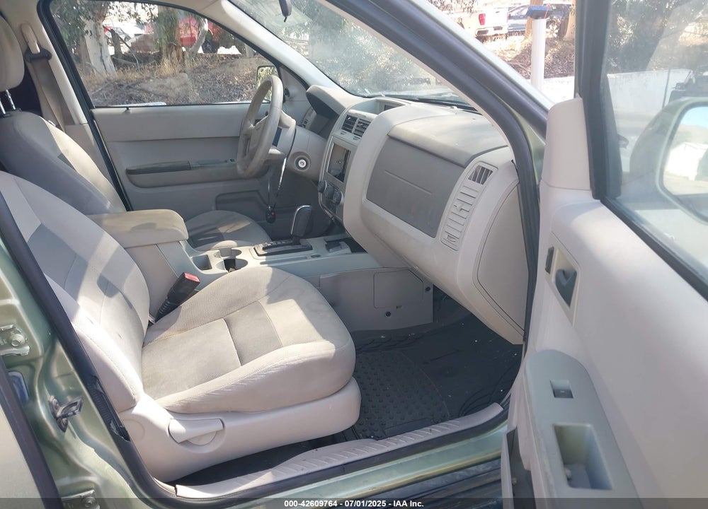 2008 FORD ESCAPE VIN: 1FMCU49H38KD84434