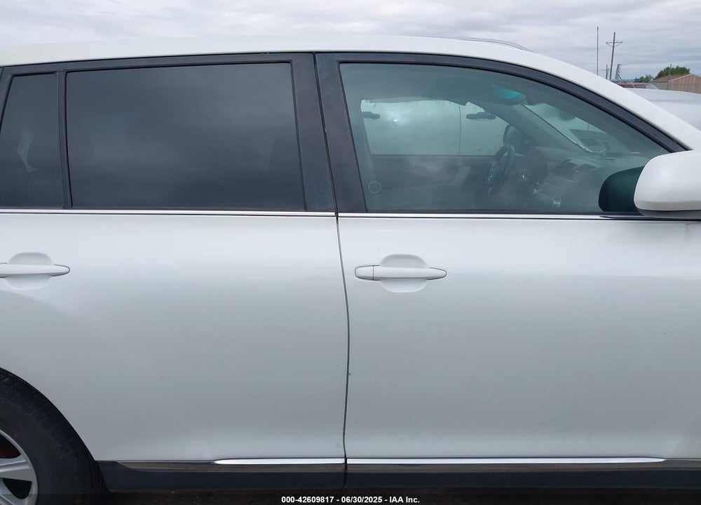 2011 TOYOTA HIGHLANDER VIN: 5TDZA3EH1BS009987