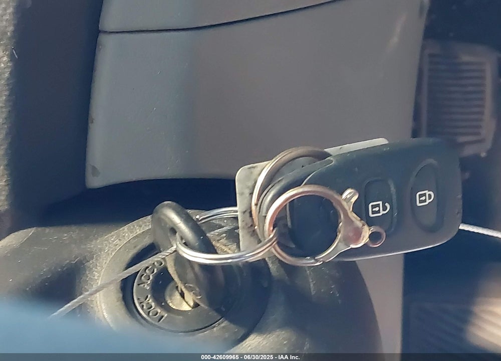 2013 HYUNDAI ACCENT VIN: KMHCU4AE6DU583221