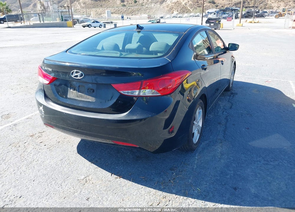 2012 HYUNDAI ELANTRA VIN: 5NPDH4AE8CH117702