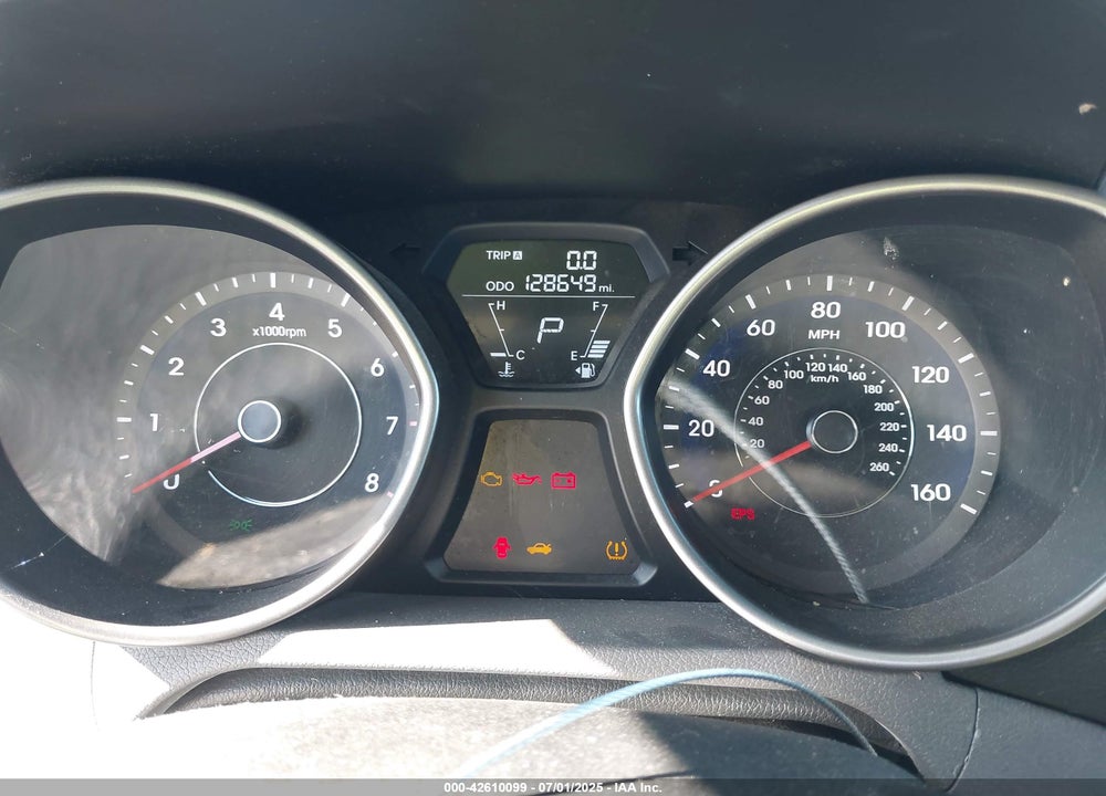 2012 HYUNDAI ELANTRA VIN: 5NPDH4AE8CH117702