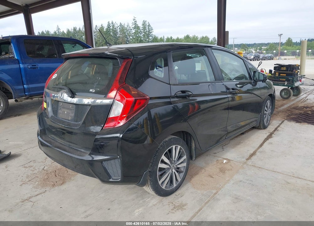 2015 HONDA FIT VIN: 3HGGK5H81FM701122