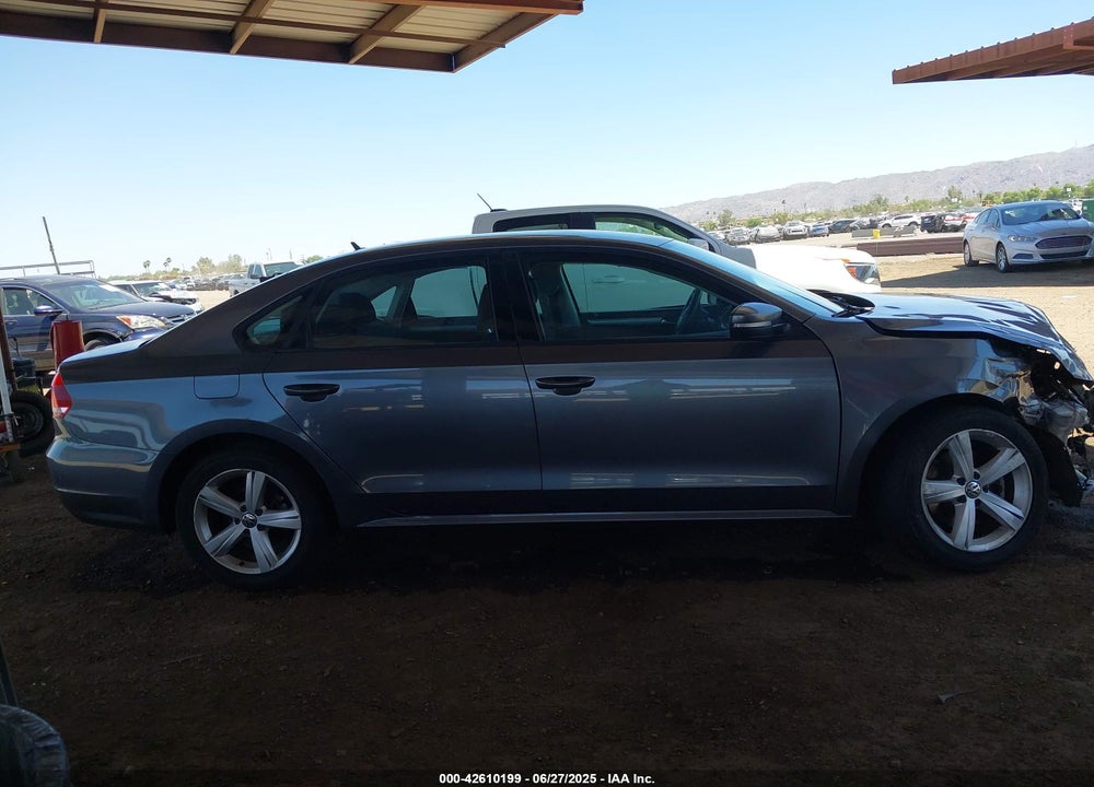 2015 VOLKSWAGEN PASSAT VIN: 1VWAT7A39FC072347
