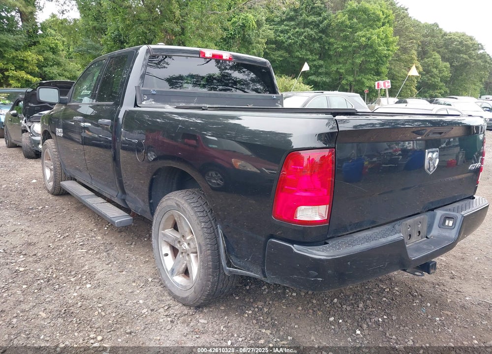 2018 RAM 1500 VIN: 1C6RR7FG3JS173051
