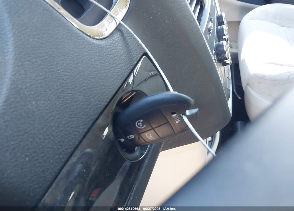 2016 DODGE GRAND CARAVAN VIN: 2C4RDGBG7GR387452