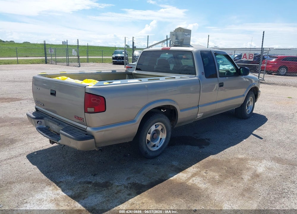 2001 GMC SONOMA SLS VIN: 1GTCS19W218220585